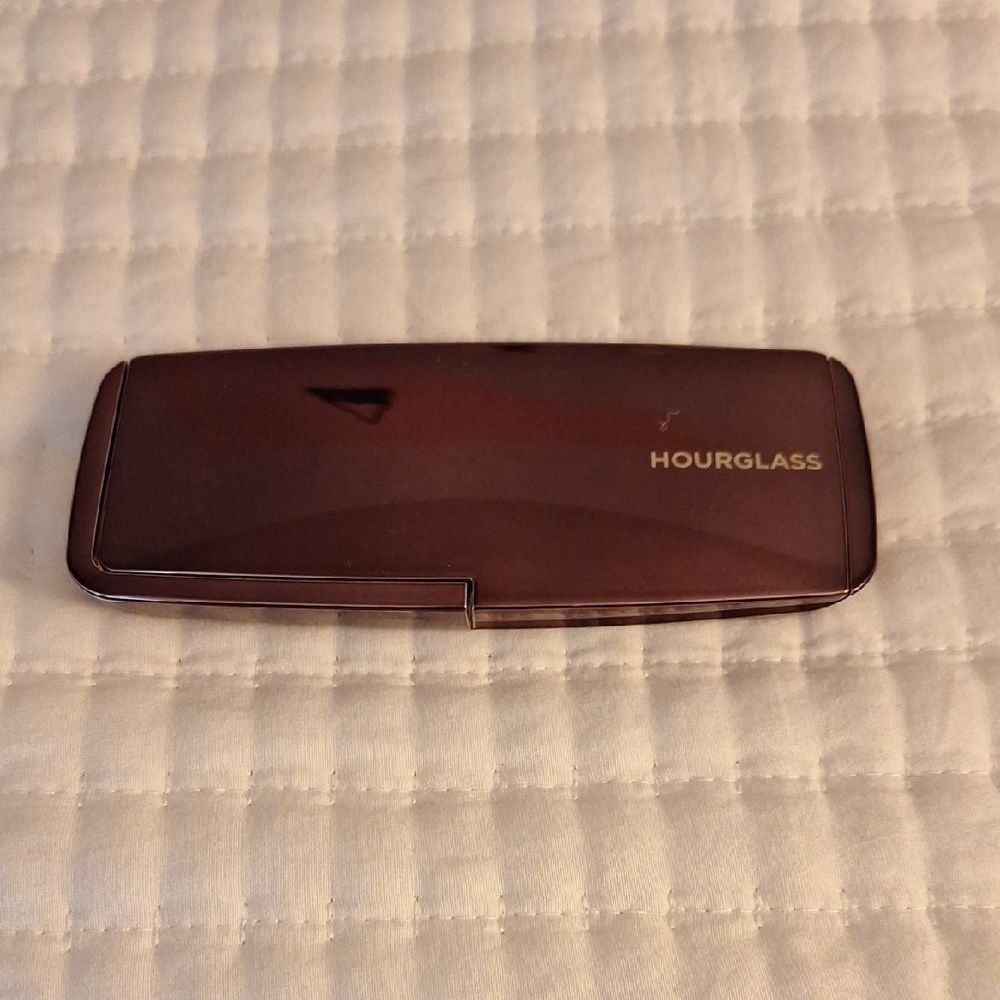 NEW Hourglass Ambient Lighting Palette - Volume III